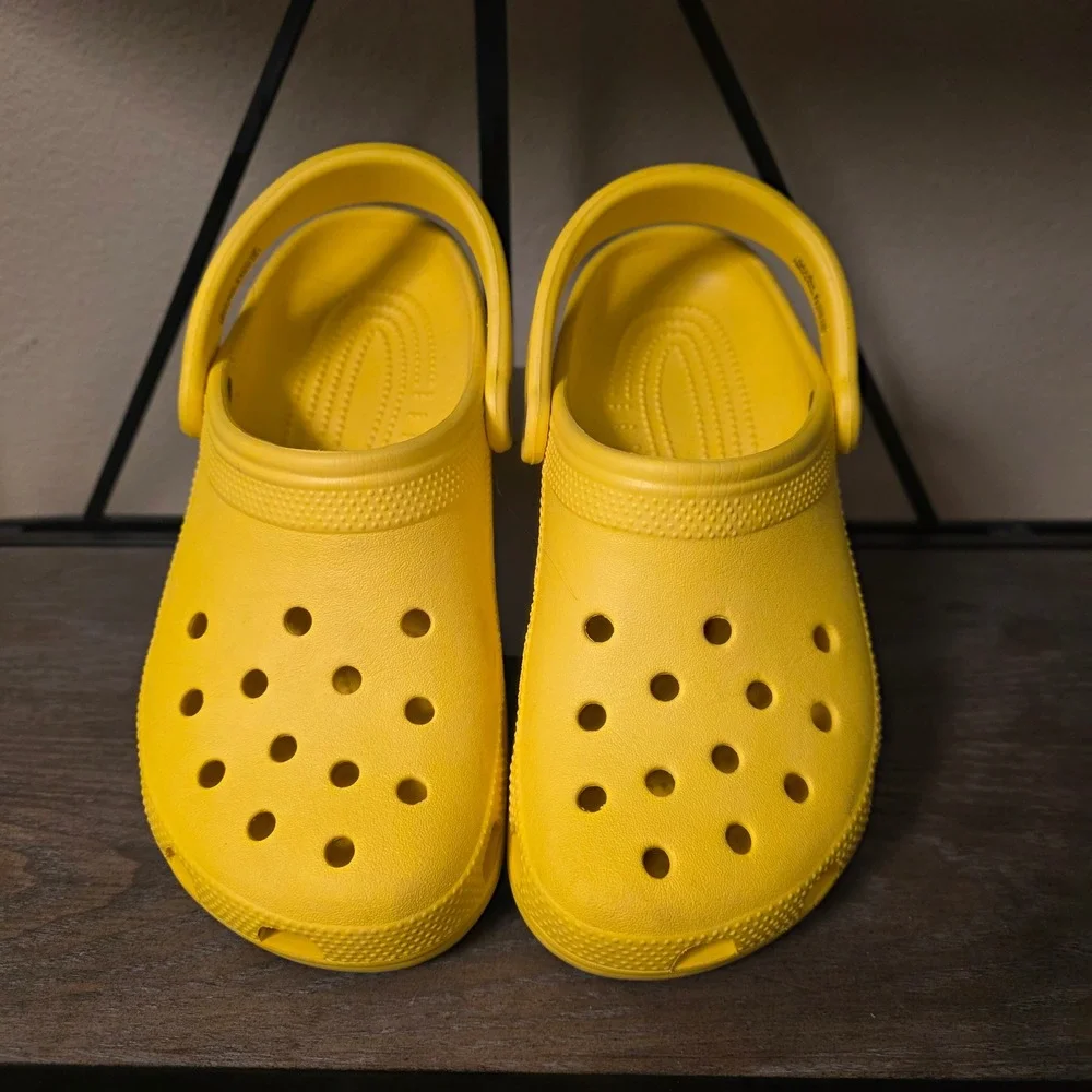 Crocs Classic Clog Lemon Yellow‎ Mens 5 Womens 7 Unisex Comfort Slip On Shoes
